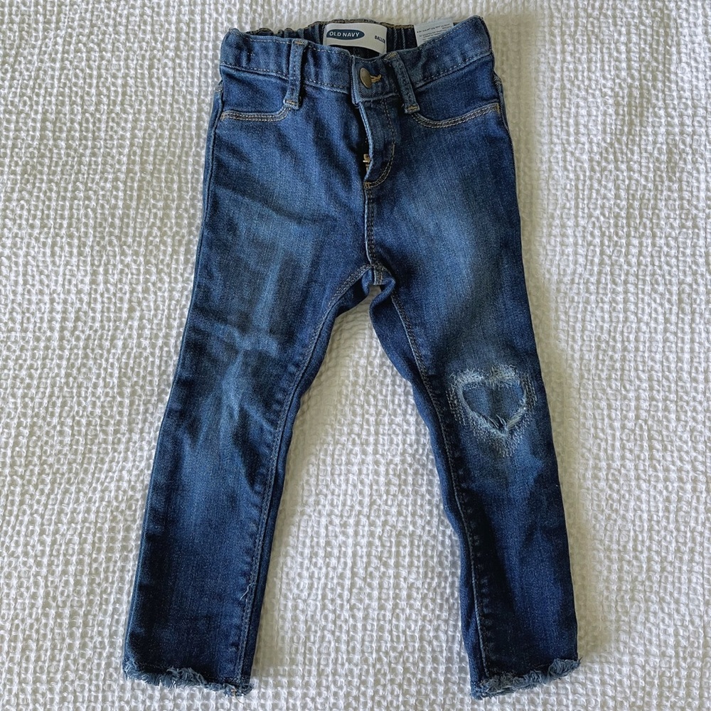 โ Sold โ Old Navy Toddler Girl Jeans - Picture 1 of 3